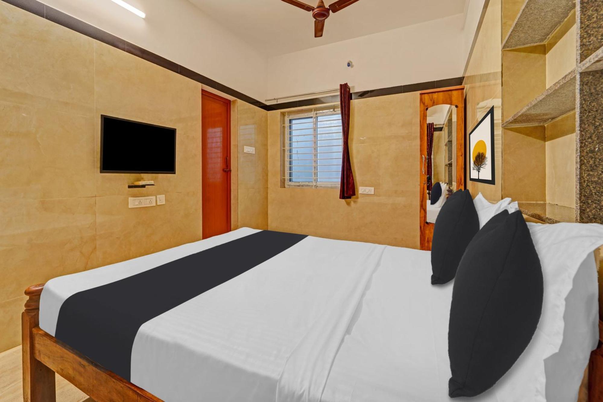 Super Hotel O Jaganath Nagar Near Hopes College Pilamedu Exterior photo